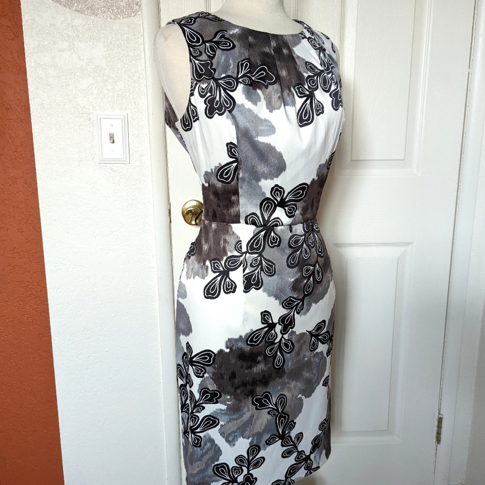 Form Fitting Midi Dress